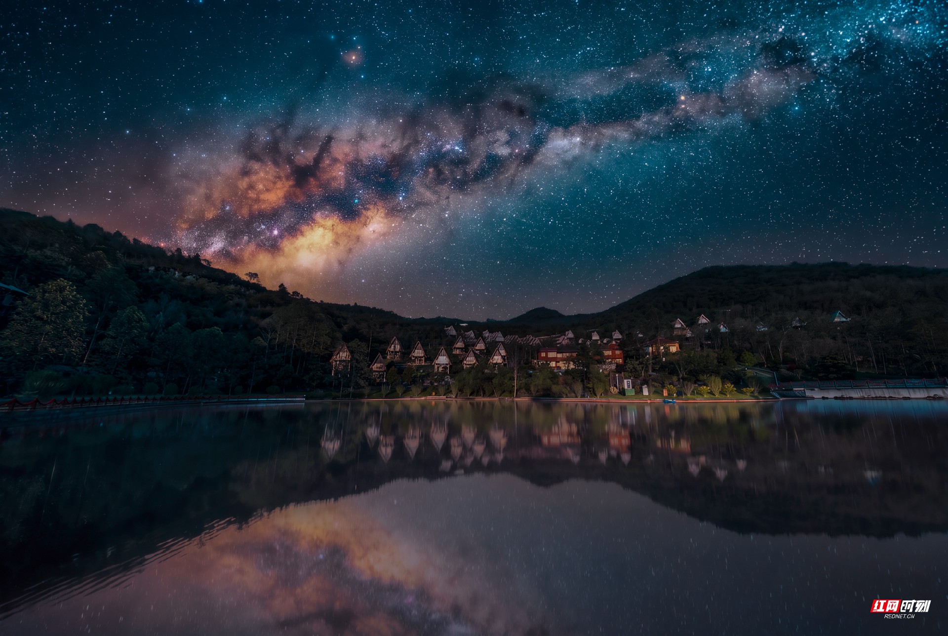 張家界七星山璀璨銀河，張張出片當(dāng)壁紙，張家界旅游增添更美景區(qū)